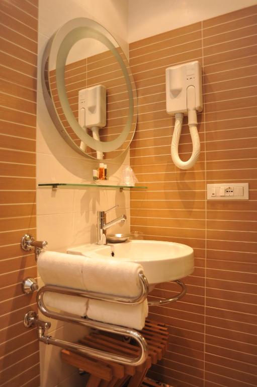 A bathroom at 3C B&B