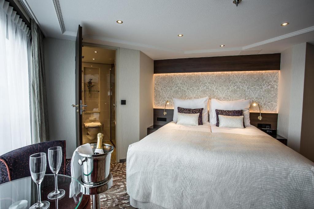 VIVA RIVERSIDE Altstadt Düsseldorf - Resim 42