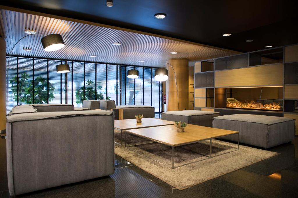 A kitchen or kitchenette at Hesperia Andorra