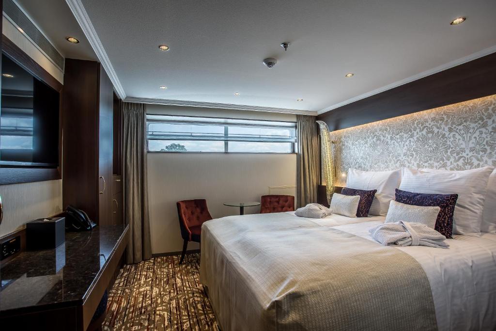 VIVA RIVERSIDE Altstadt Düsseldorf - Resim 38