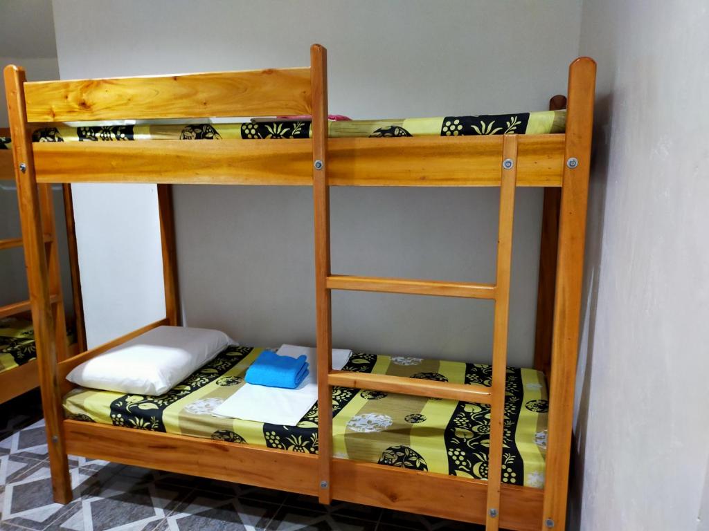 Palanda nebo palandy na pokoji v ubytování Pacifico Seaside Lodge