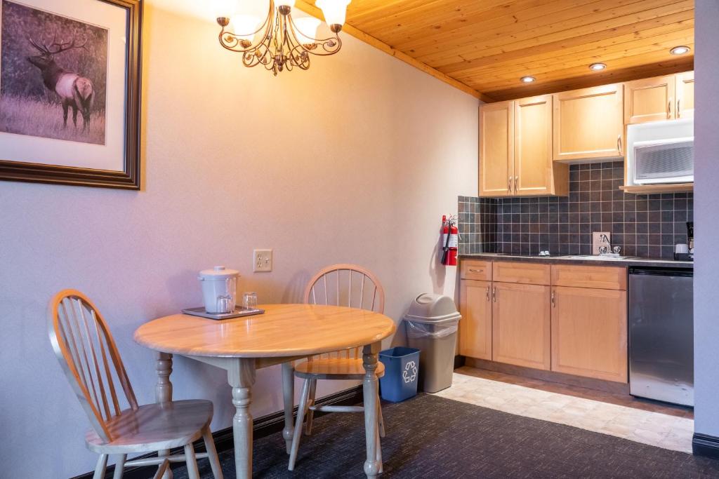 Kuchyň nebo kuchyňský kout v ubytování The Rundlestone Lodge