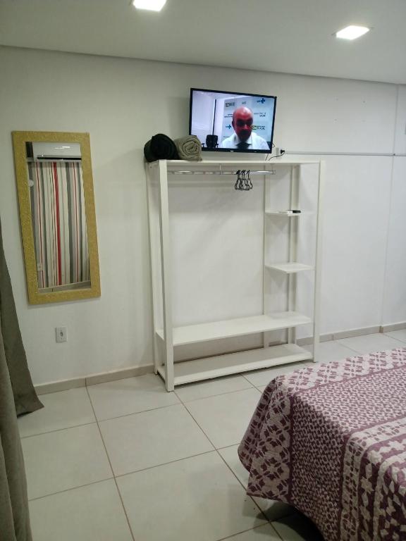  Kitnet 1 mobiliada no centro de Torres a 600m da Praia Grande