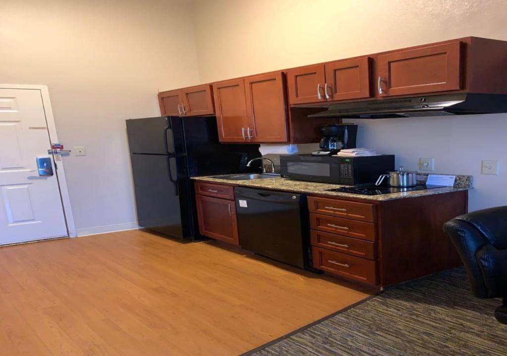 Candlewood Suites Temple by IHG - King Room - Disability Access Tub/Non-Smoking
