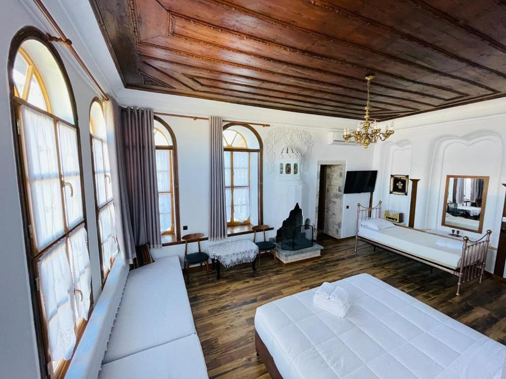 Llit o llits en una habitació de Boutique Hotel Praga
