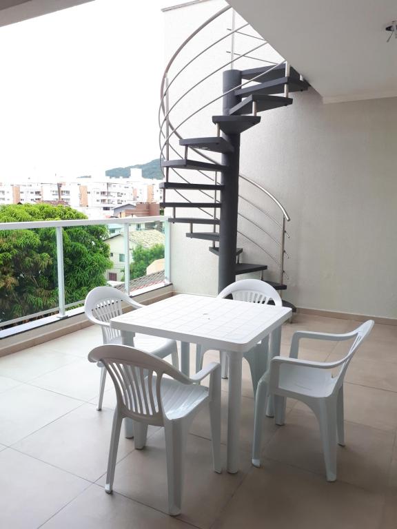  Cobertura praia dos Ingleses com terraço vista mar