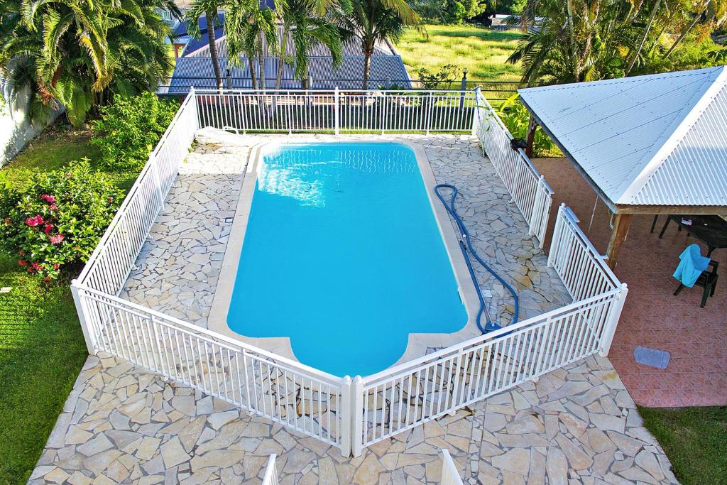 Hồ bơi trong/gần Studio cosy à Sainte-Anne - 24m² avec piscine partagée