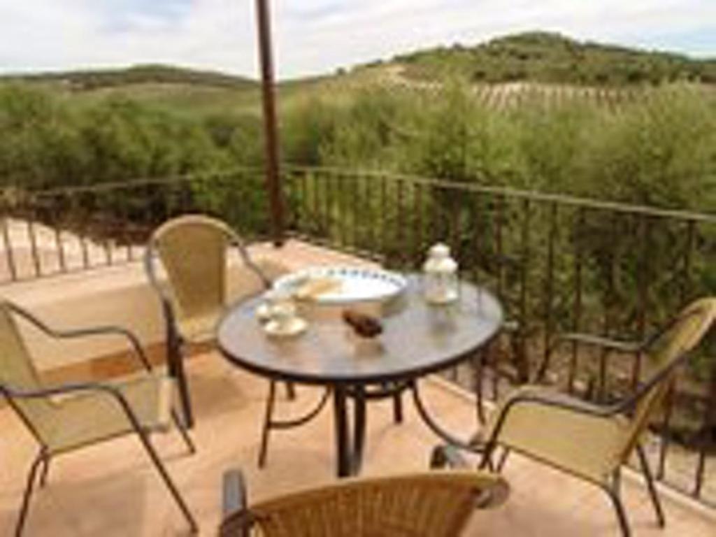 Balkón alebo terasa v ubytovaní Comfortable House in Estepa with Shared Pool