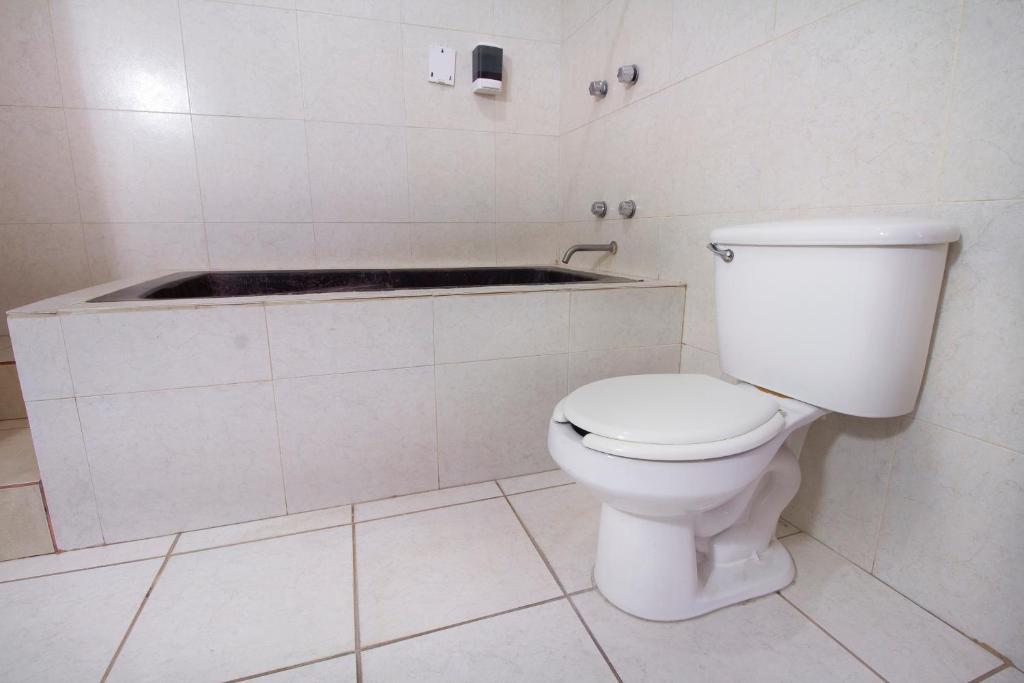 Koupelna v ubytování Hotel Plaza Galindo