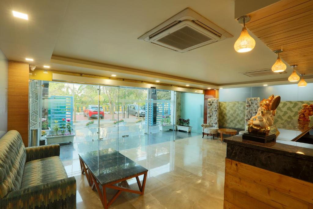 Posezení v ubytování Hotel Omega - Gurgaon Central, Sec 45