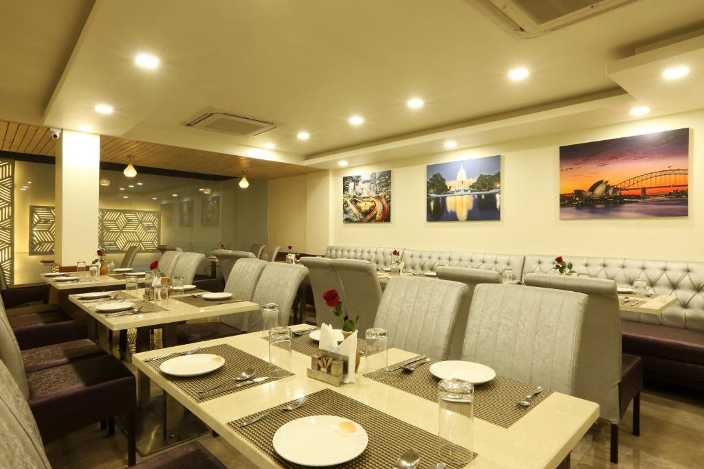 Posezení v ubytování Hotel Omega - Gurgaon Central, Sec 45