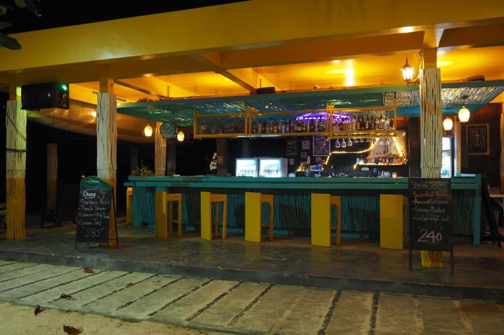 Restaurace v ubytování Koh Mak Resort