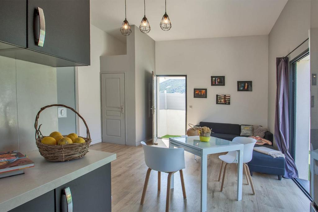 Posezení v ubytování Casa Sol location de vacances indépendante à Calvi moins de 2km plage