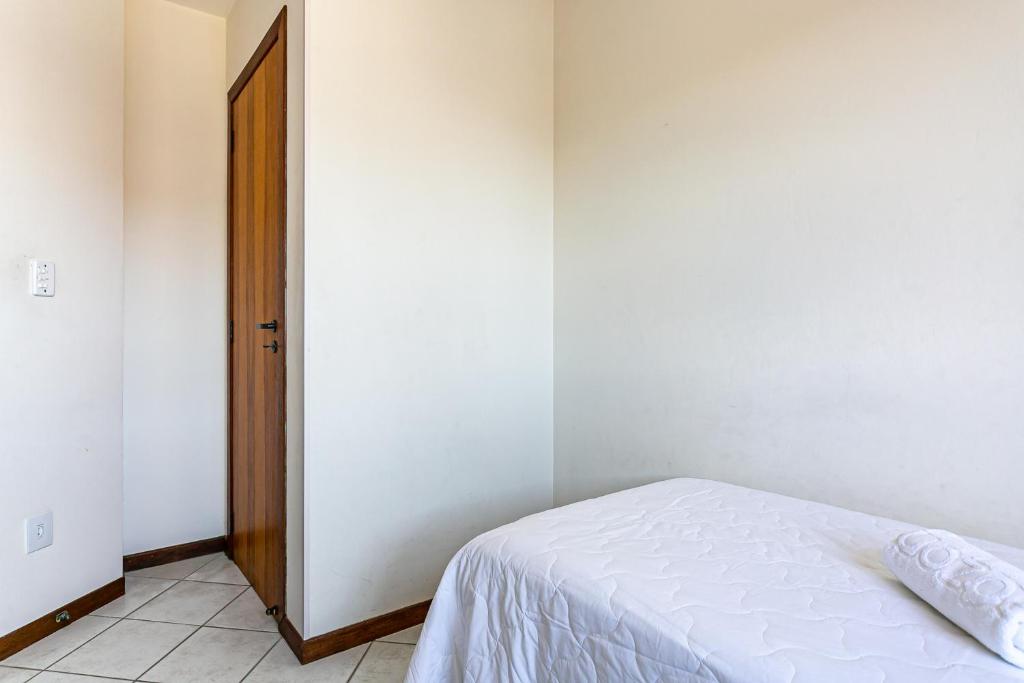  Amplo Duplex a 500m da Praia do Santinho MDS018