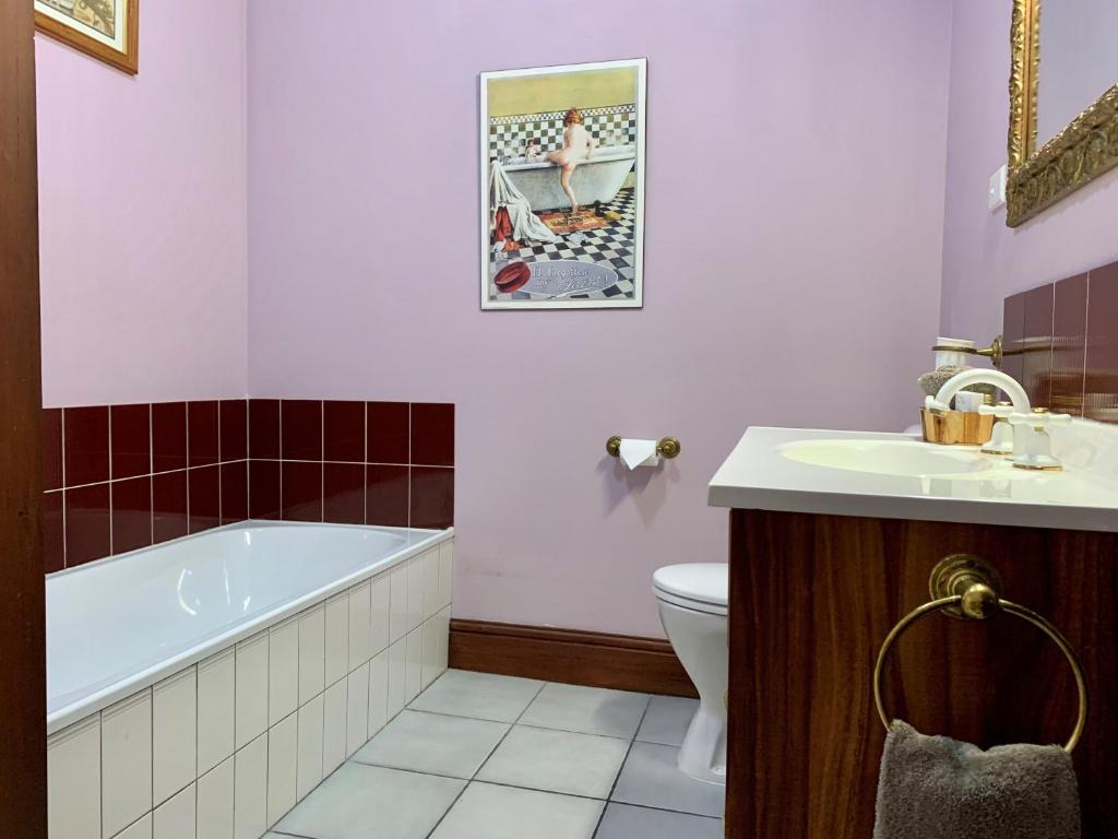 Koupelna v ubytování Orana House