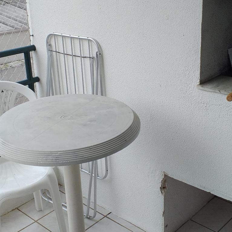  Apto centrinho de Canasvieiras a uma quadra da praia