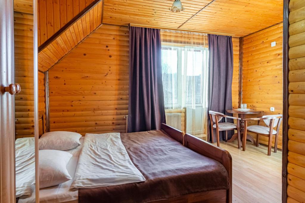 Гуцульська світлиця - Quadruple Room