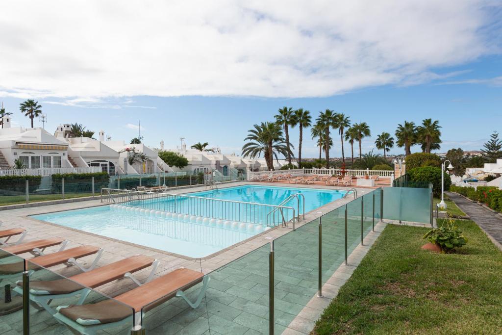 Spacious 2BR Bungalow Private Solarium & Pool, Maspalomas ...