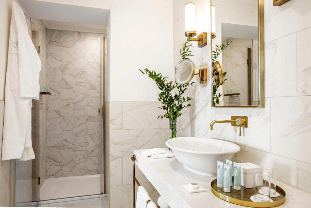 Vannituba majutusasutuses Terme di Saturnia Natural Spa & Golf Resort - The Leading Hotels of the World