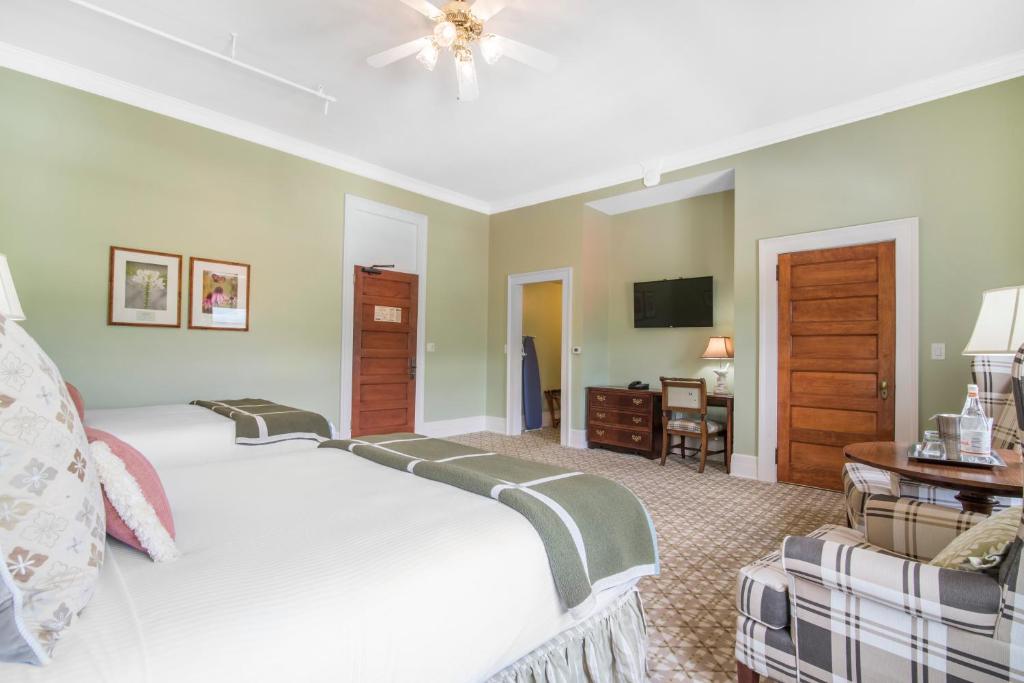 Omni Mount Washington Resort & Spa - Deluxe Queen Room With Two Queen Beds
