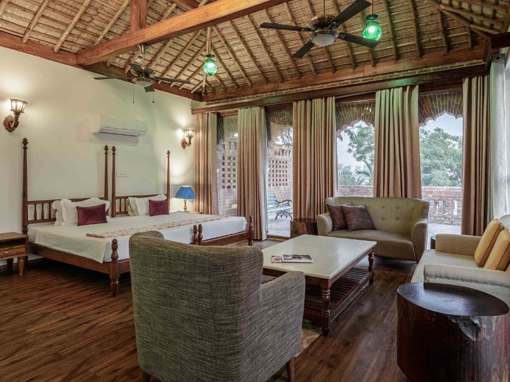 Namaste Dwaar - The Gateway to Rural India - Suite Familiar