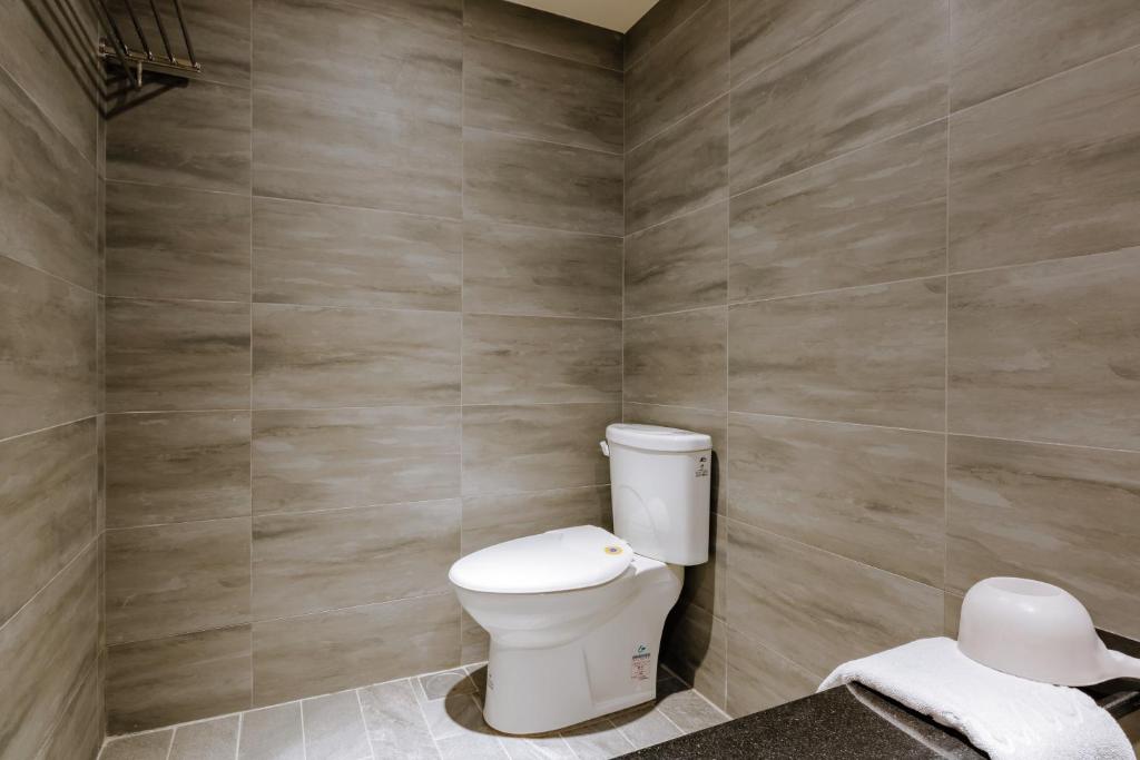 Koupelna v ubytování Prince Hotel