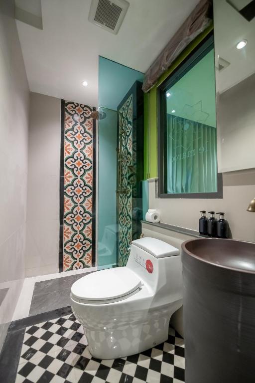Koupelna v ubytování Le Maroc Hotel Patong