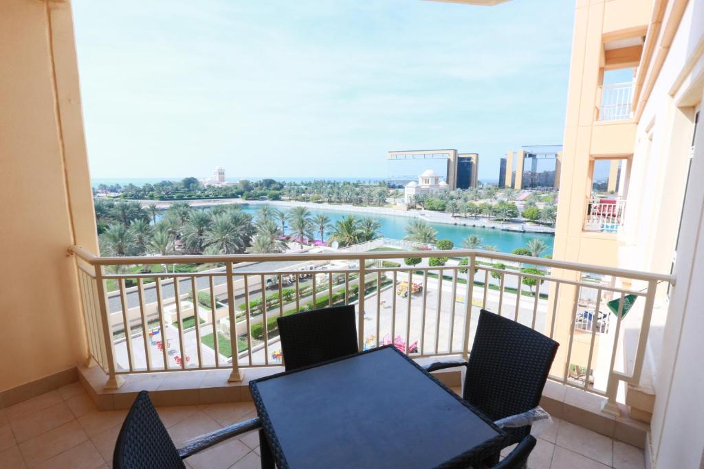 Μπαλκόνι ή βεράντα στο marina 1 apartment with sea view 303B