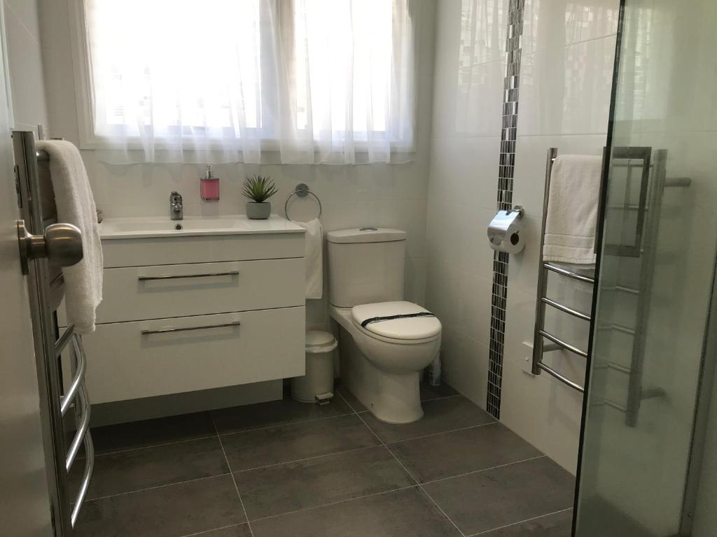 Rose Apartments Central Rotorua- Accommodation & Private Spa - Resim 9