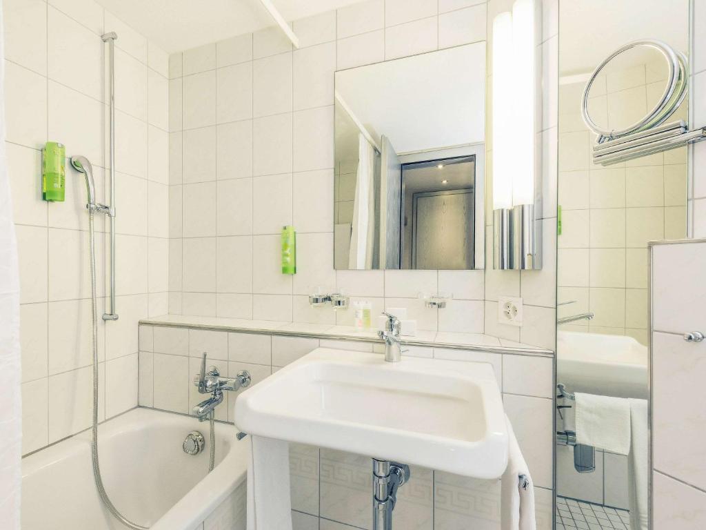 Koupelna v ubytování Mercure Lenzburg Krone
