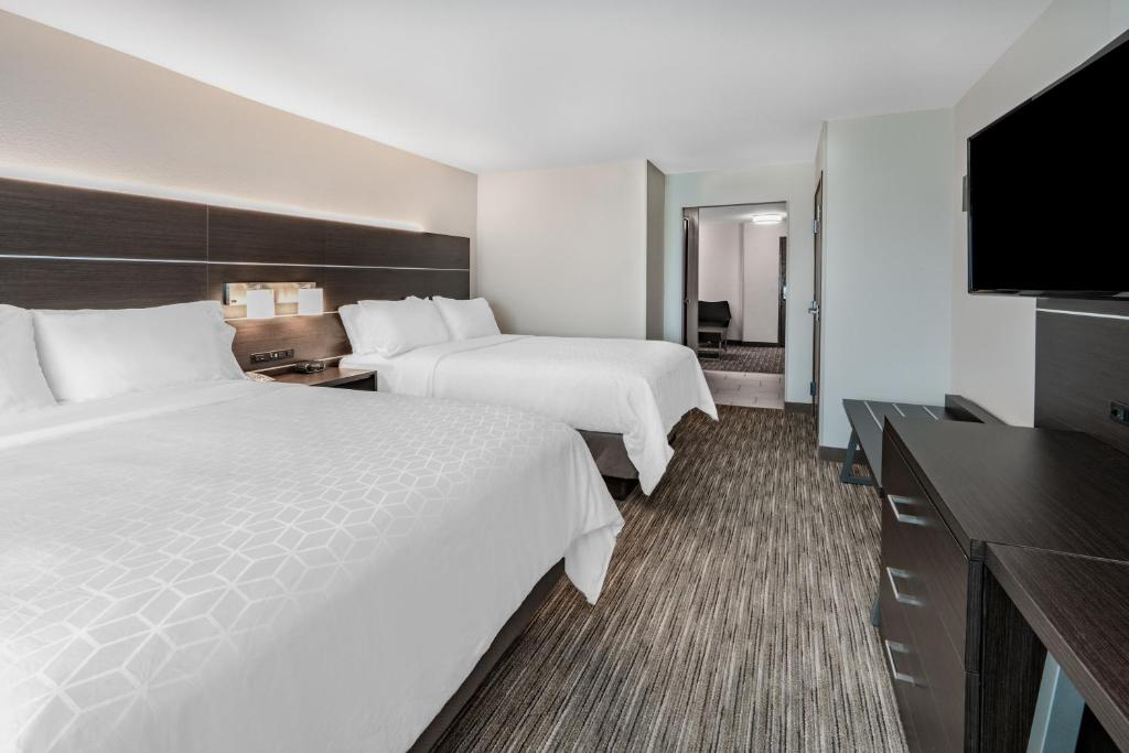 Holiday Inn Express & Suites Trinidad by IHG photo