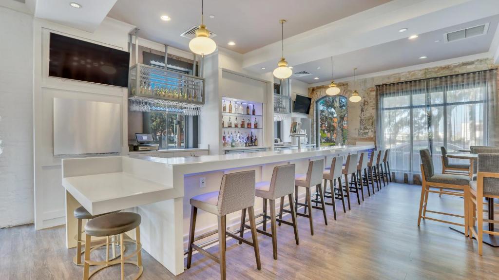 Staybridge Suites Savannah Historic District by IHG photo