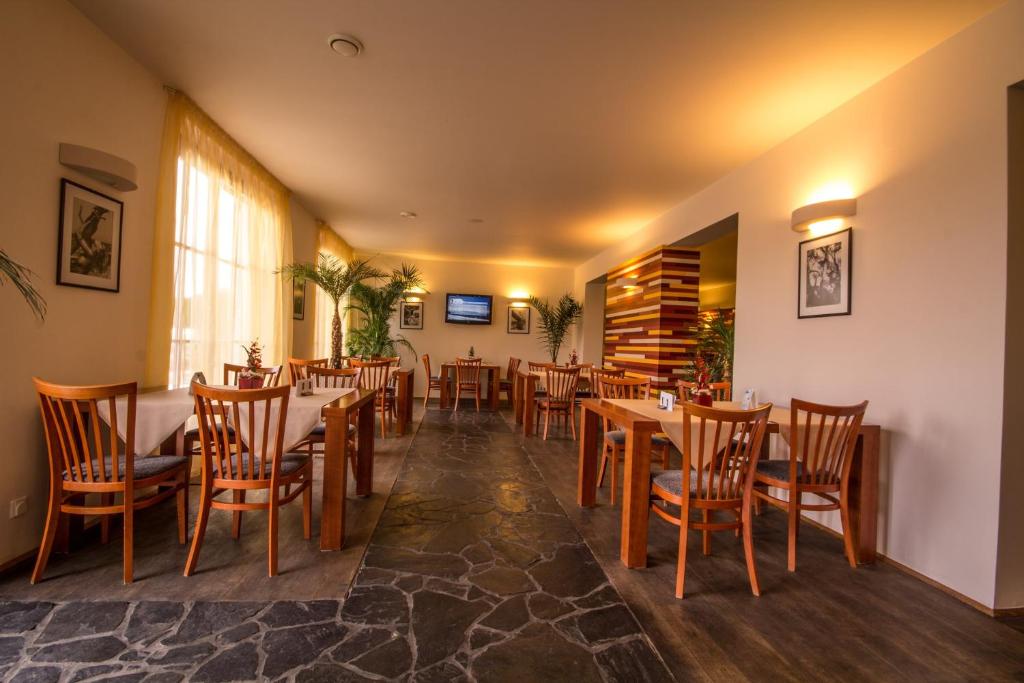 TV a/nebo společenská místnost v ubytování Hotel Maroli Mikulov