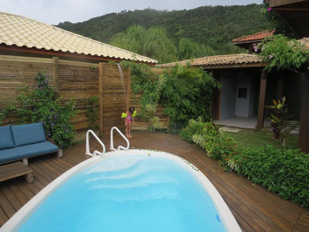  Casa com trilha pra praia e linda vista para Lagoa da Conceição