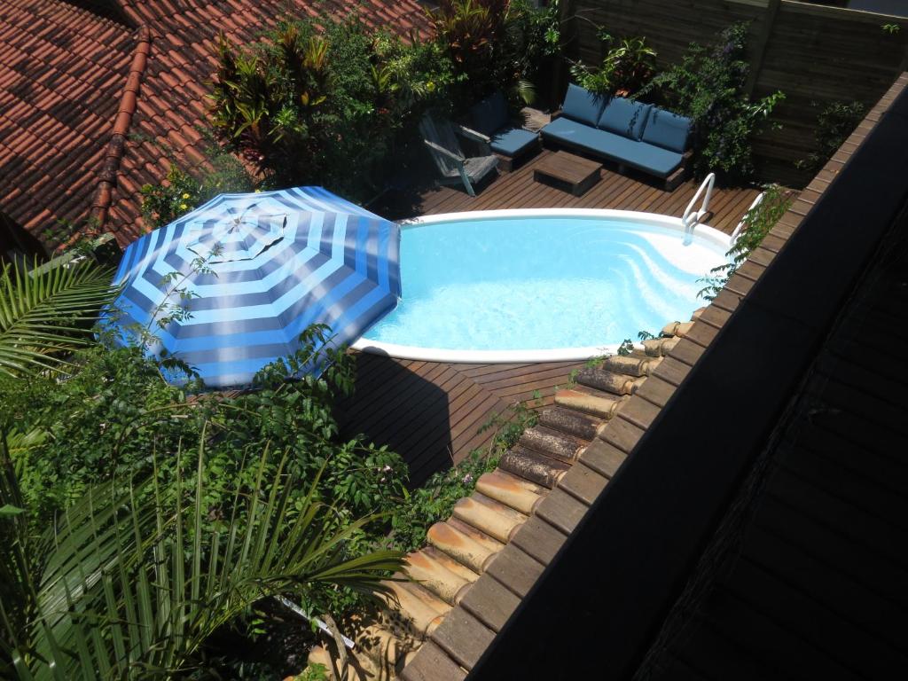  Casa com trilha pra praia e linda vista para Lagoa da Conceição