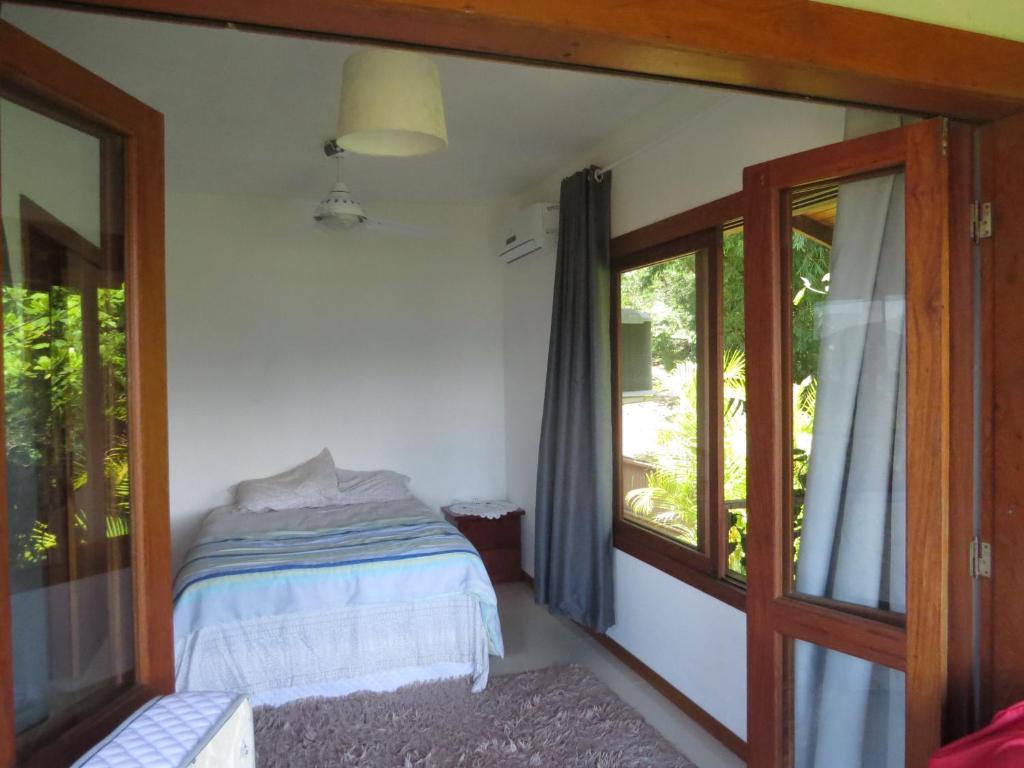  Casa com trilha pra praia e linda vista para Lagoa da Conceição