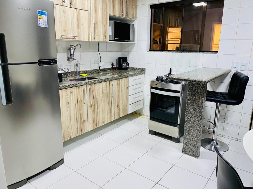  Apartamento C/ Piscina no Centro de Ubatuba