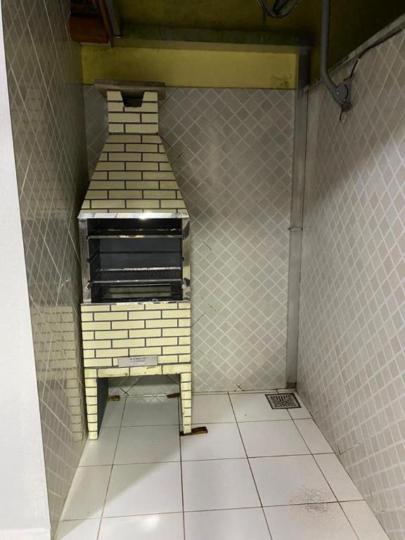  Apartamento C/ Piscina no Centro de Ubatuba