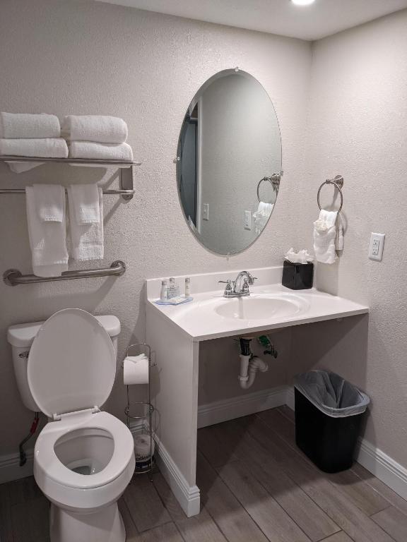 Inn on Destin Harbor, an Ascend Collection Hotel photo