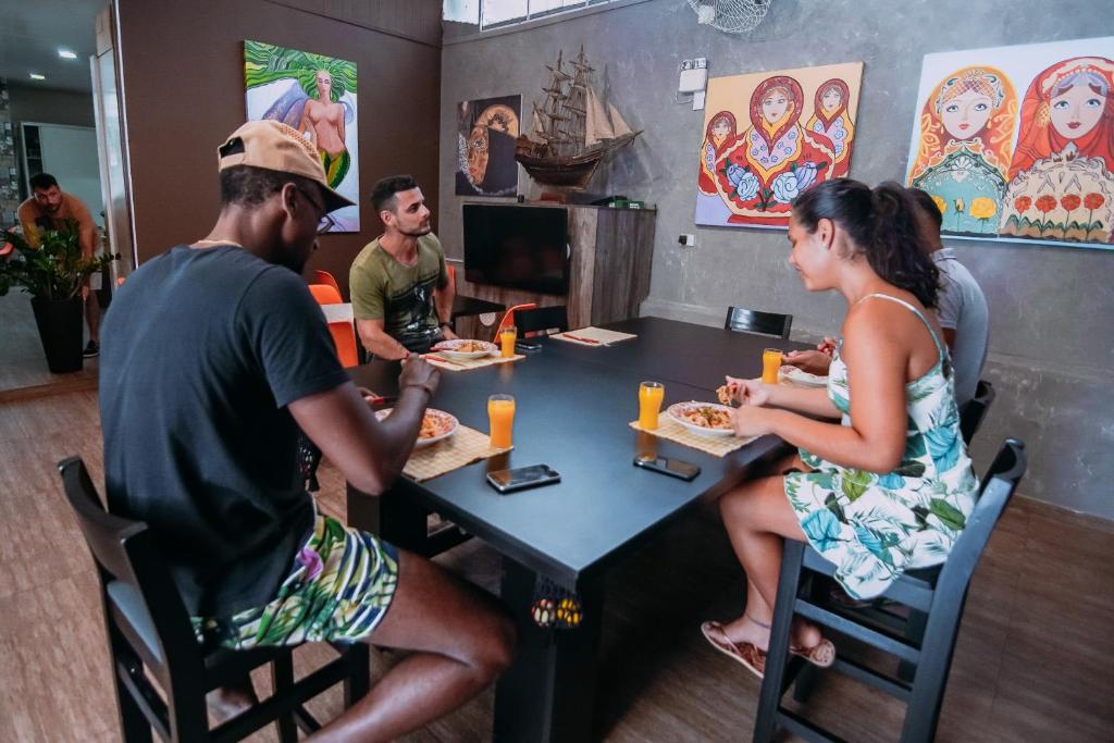 Foto da galeria de Bonabrigo Hostel & Suítes em Balneário Camboriú