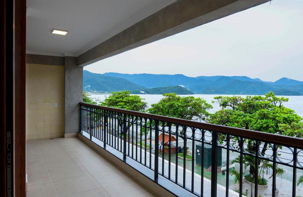  Apartamento de frente para o mar no itagua 03