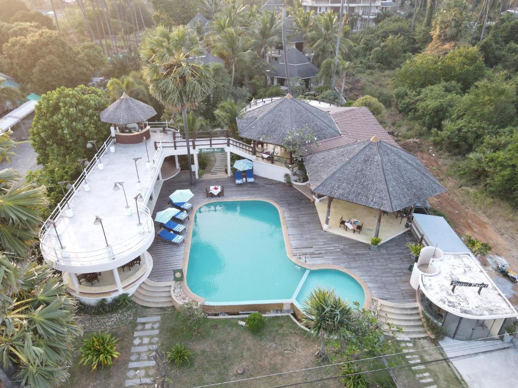 Bazén v ubytování Tanaosri Resort Pranburi nebo v jeho okolí