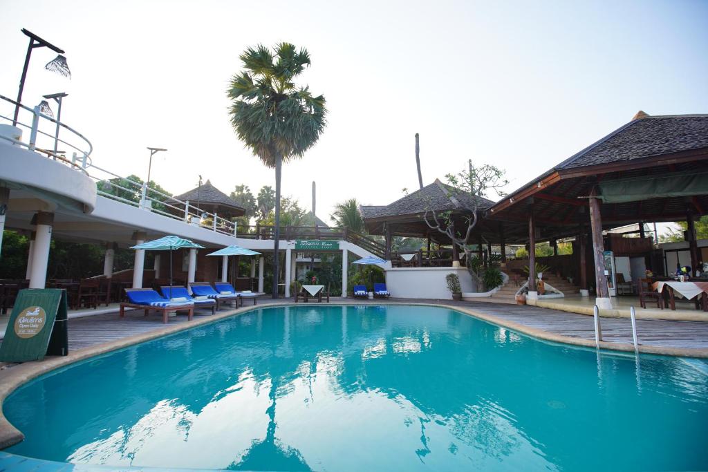 Bazén v ubytování Tanaosri Resort Pranburi nebo v jeho okolí
