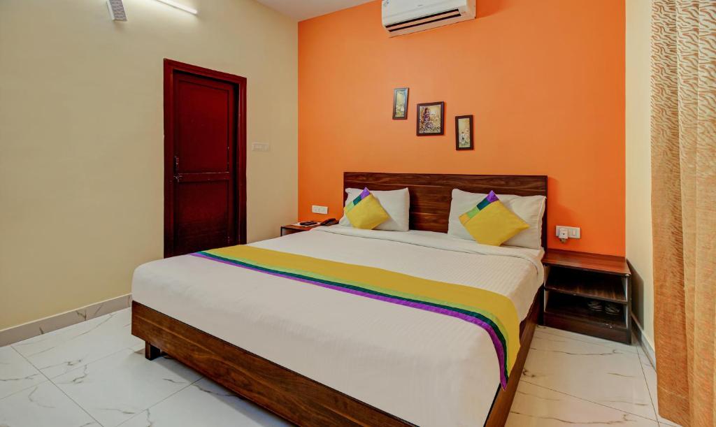 Postel nebo postele na pokoji v ubytování Itsy By Treebo - Royal Monarch