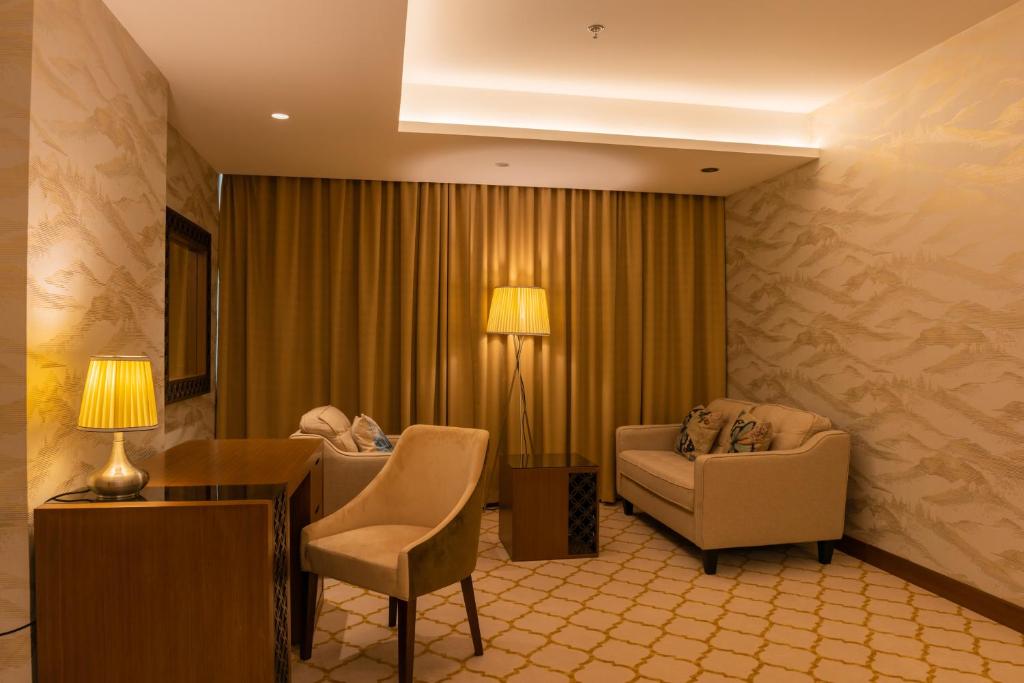 Posezení v ubytování Royal Crown Hotel