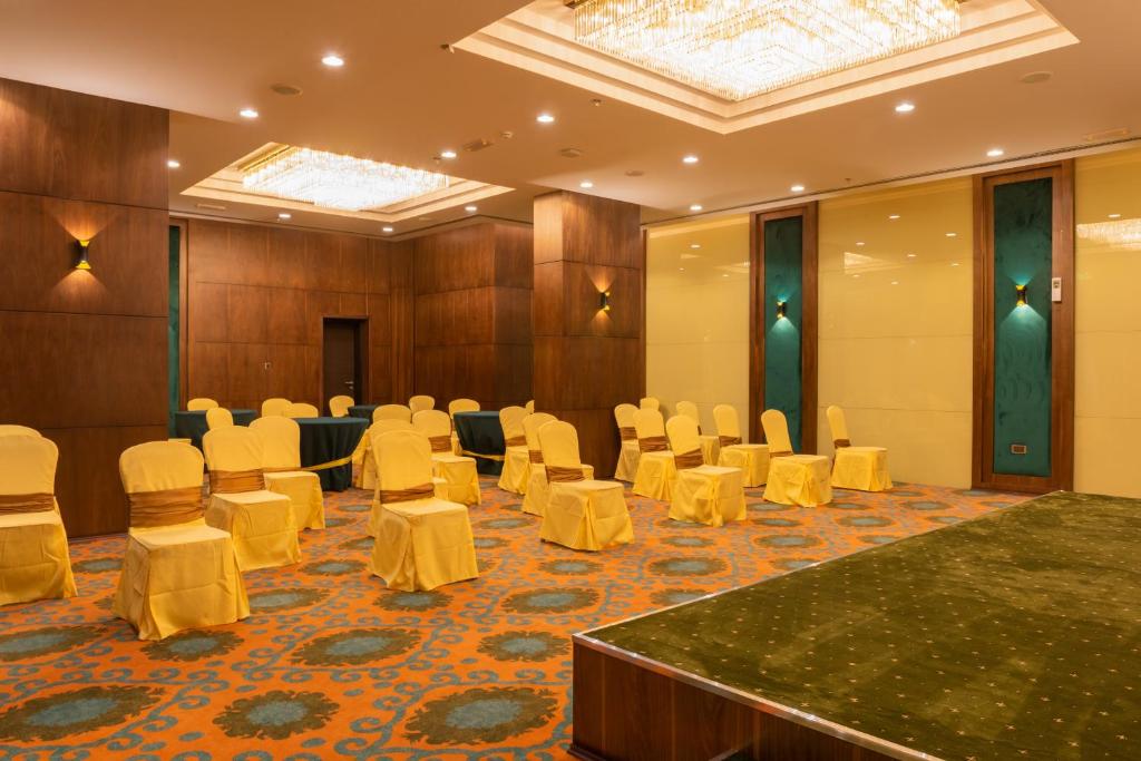 Posezení v ubytování Royal Crown Hotel