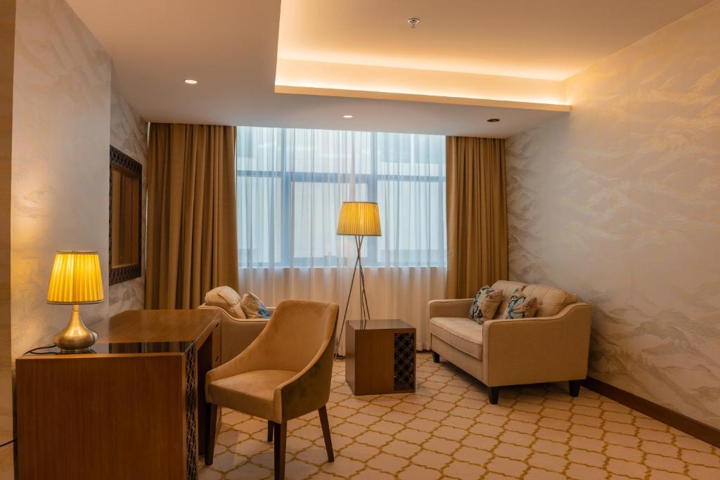 Posezení v ubytování Royal Crown Hotel