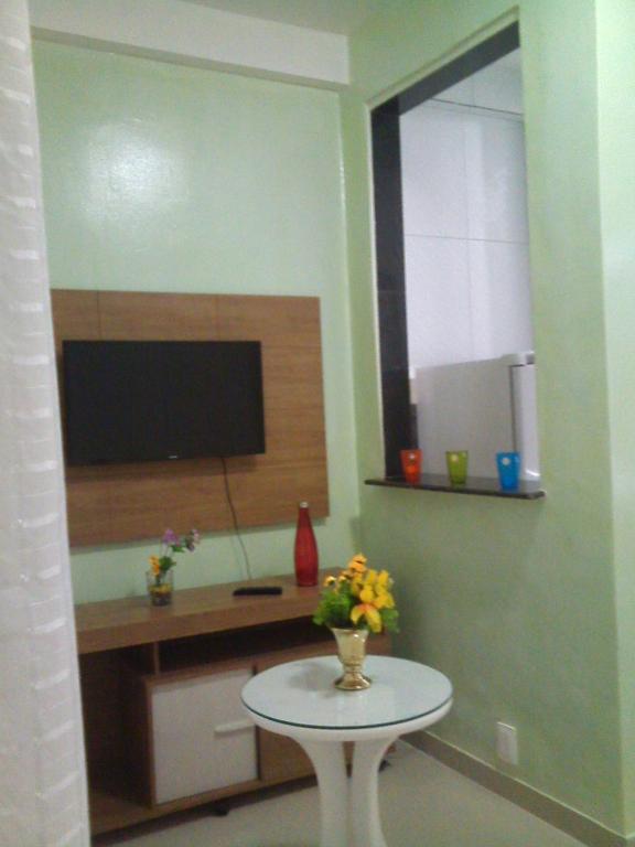  Bem Localizado 1/4 Mobiliado Bairro Popular- Nordeste de Amaralina