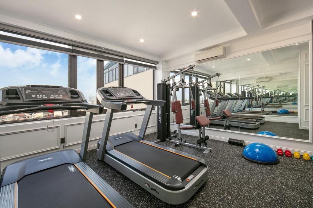Fitness centrum a/nebo fitness zařízení v ubytování The Q Hotel