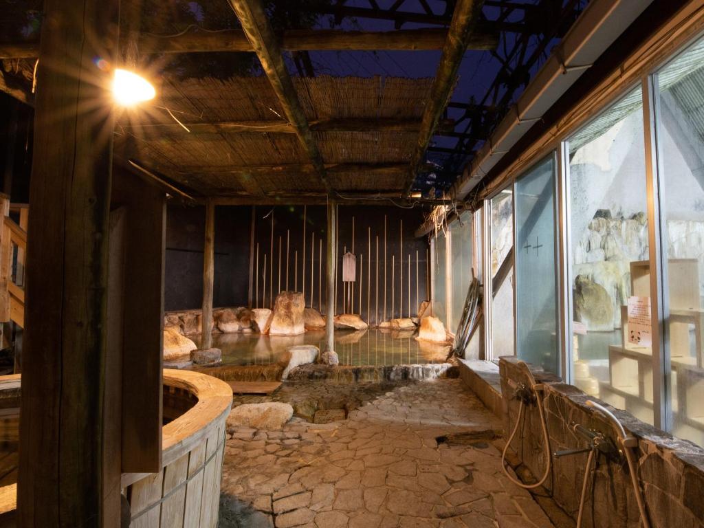 Posezení v ubytování HOTEL SHIRAHAMAKAN
